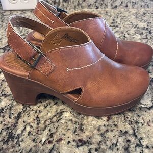 BOC Born platform clogs